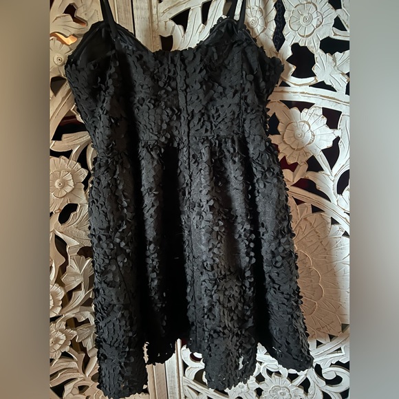 H&M 3D flower dress - Picture 3 of 5